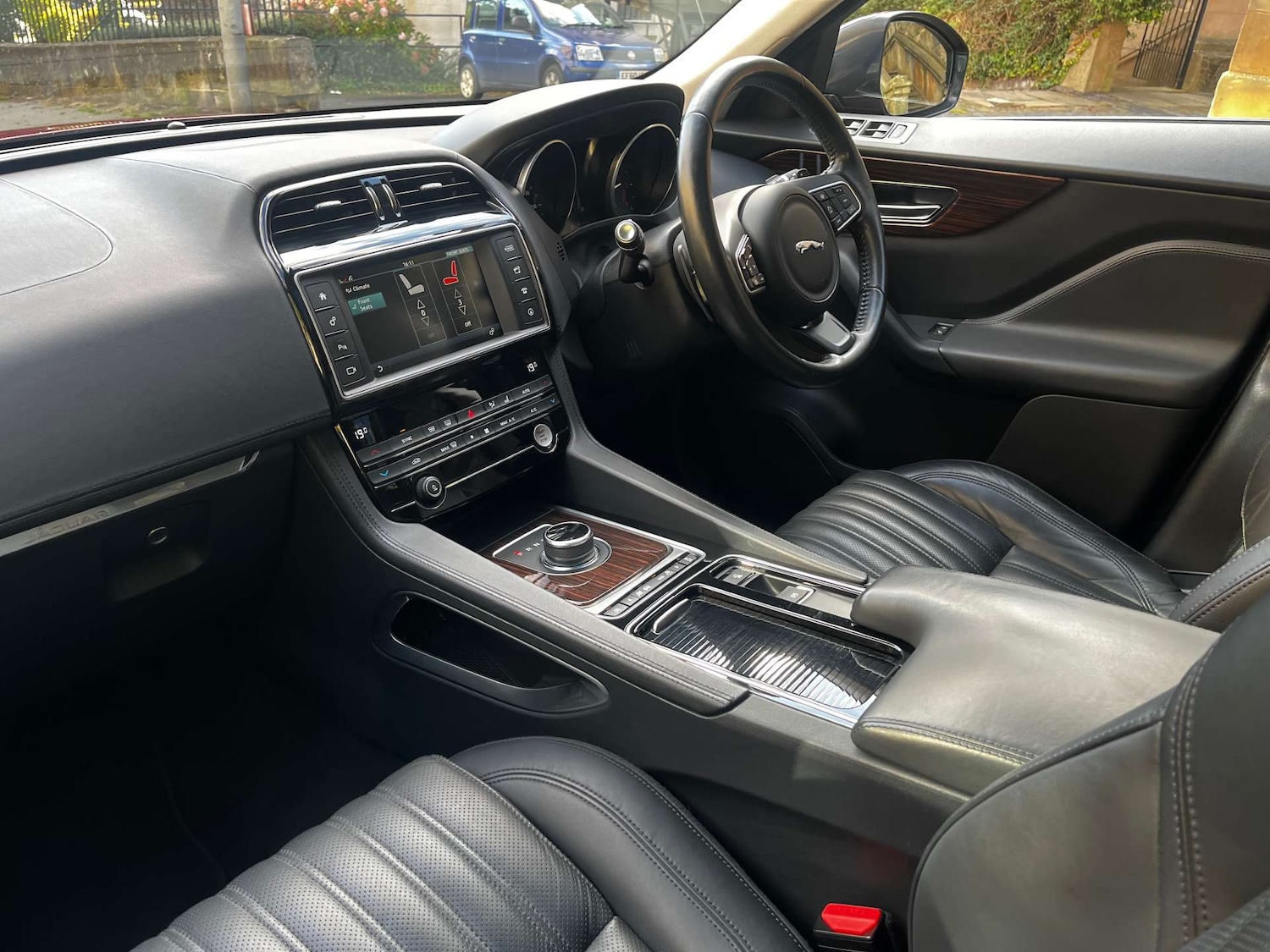 Used Jaguar F-Pace 2017 for sale - 76462011: Photo 18