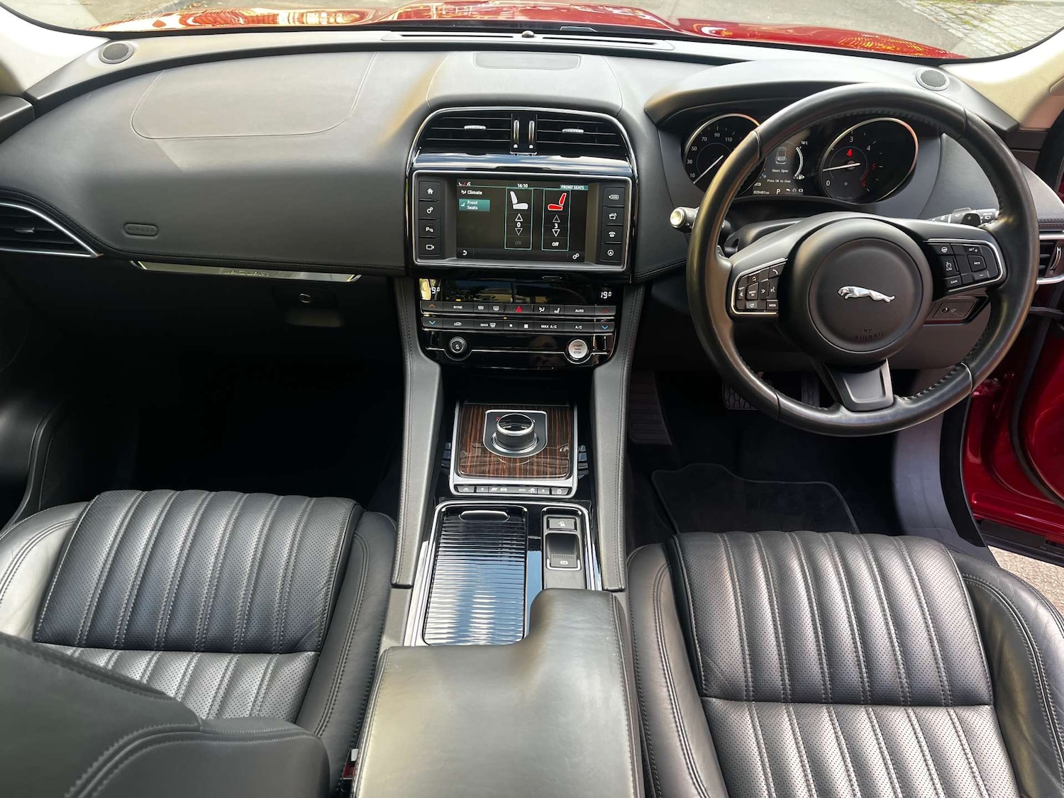 Used Jaguar F-Pace 2017 for sale - 76462011: Photo 8