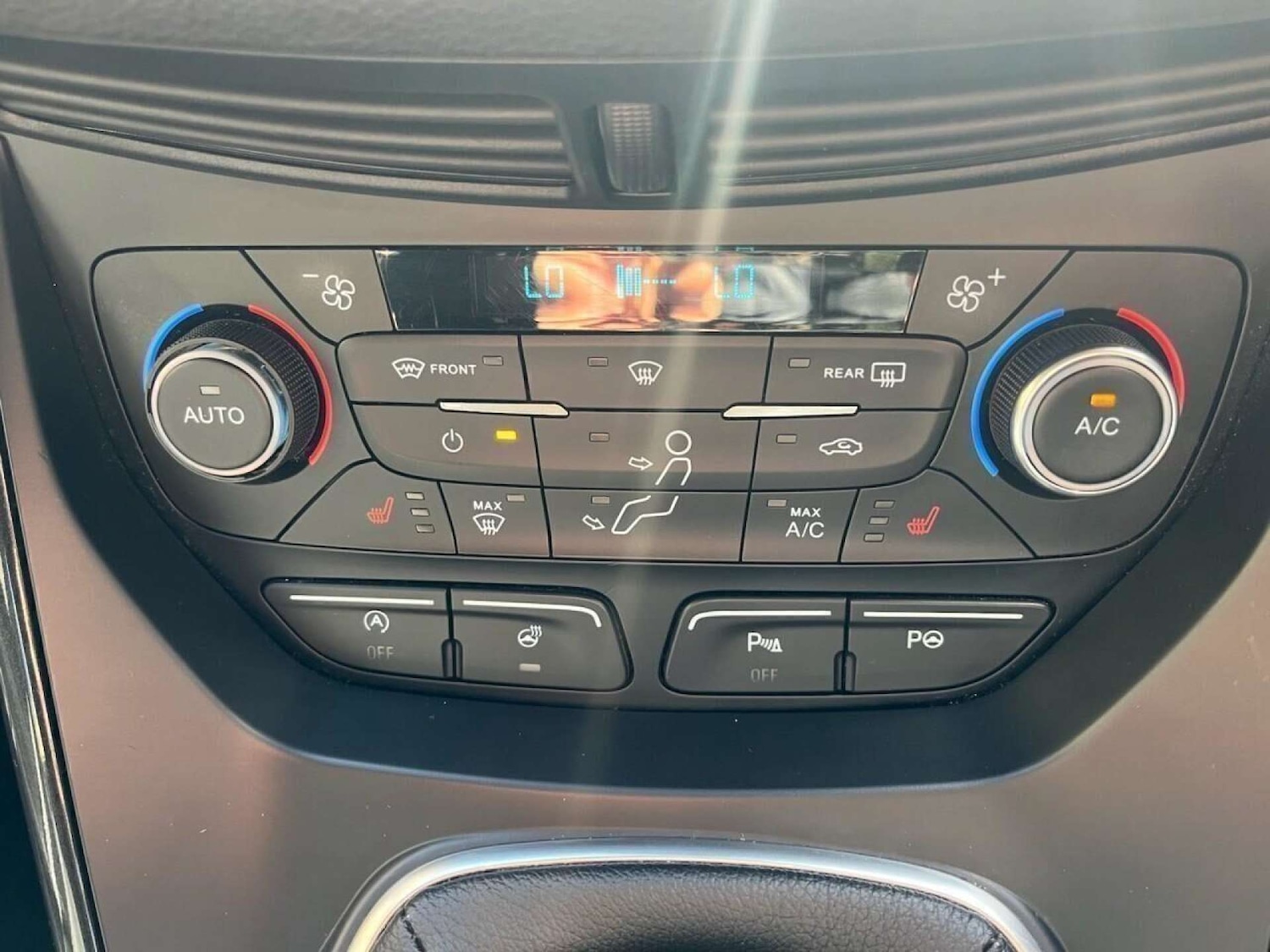 Used Ford Kuga 2016 for sale - 77128531: Photo 43