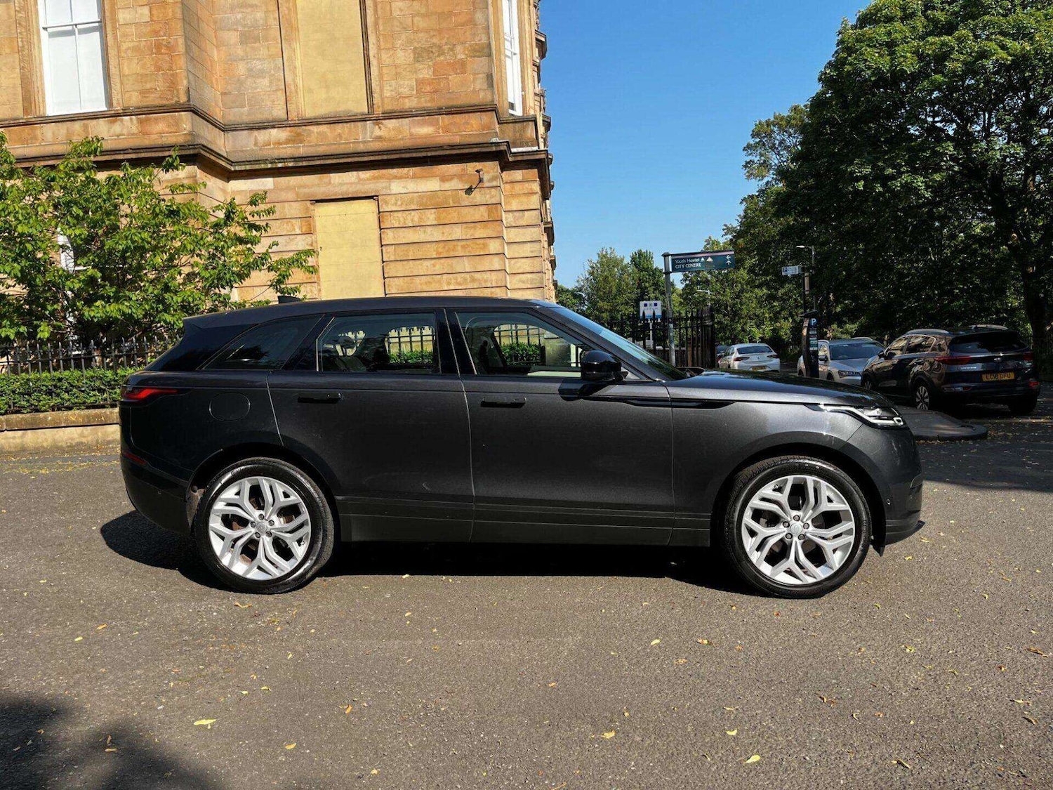 Used Land Rover Range Rover Velar 2017 for sale - 77128523: Photo 2
