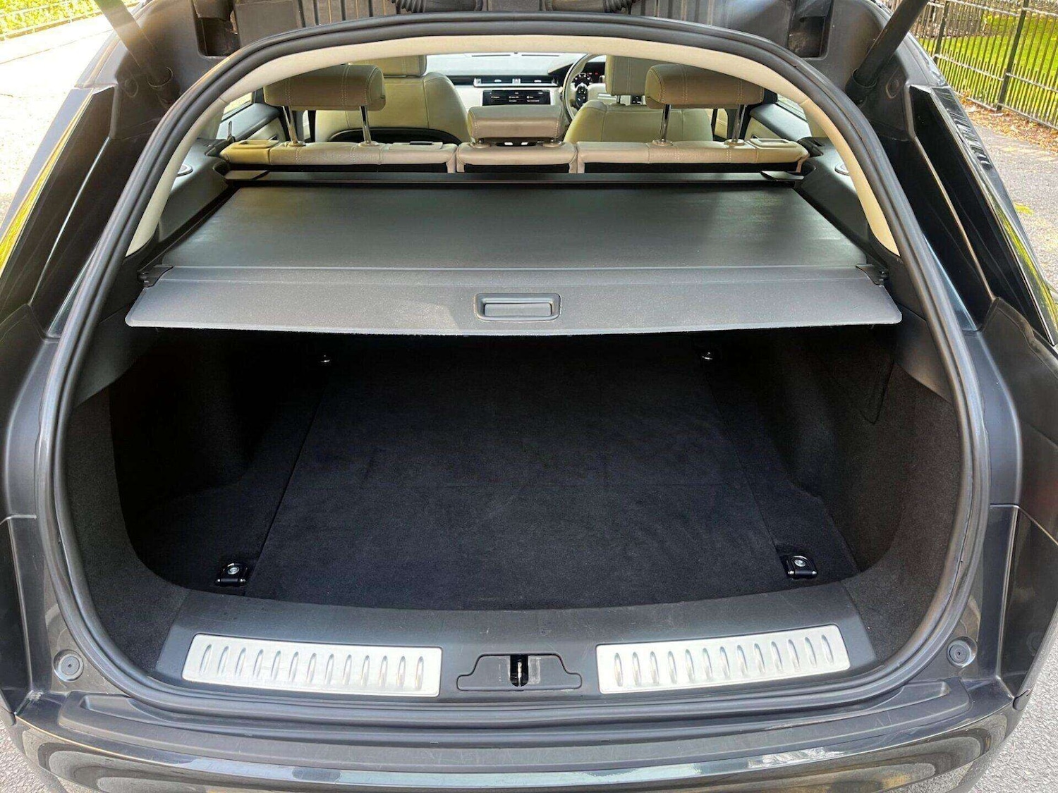 Used Land Rover Range Rover Velar 2017 for sale - 77128523: Photo 49