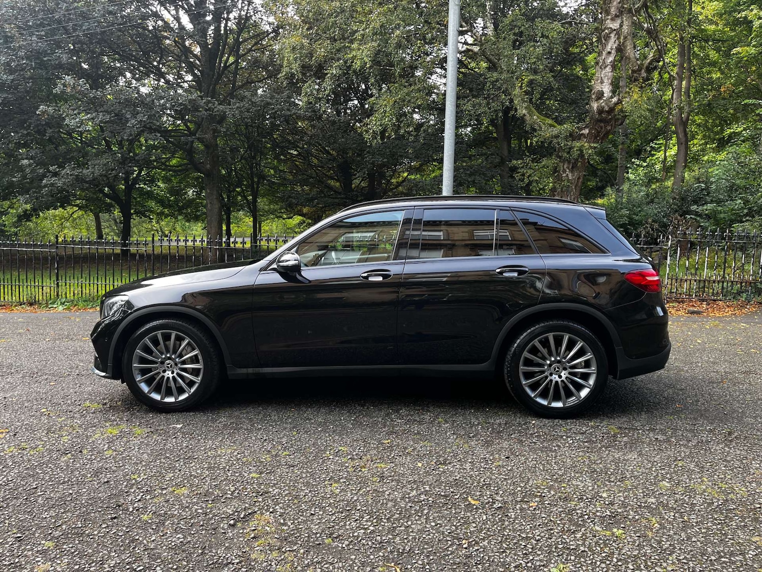 Used Mercedes-Benz GLC 2018 for sale - 77128580: Photo 2