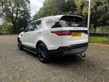 Used Land Rover Discovery 2019 for sale - 76462009: Photo