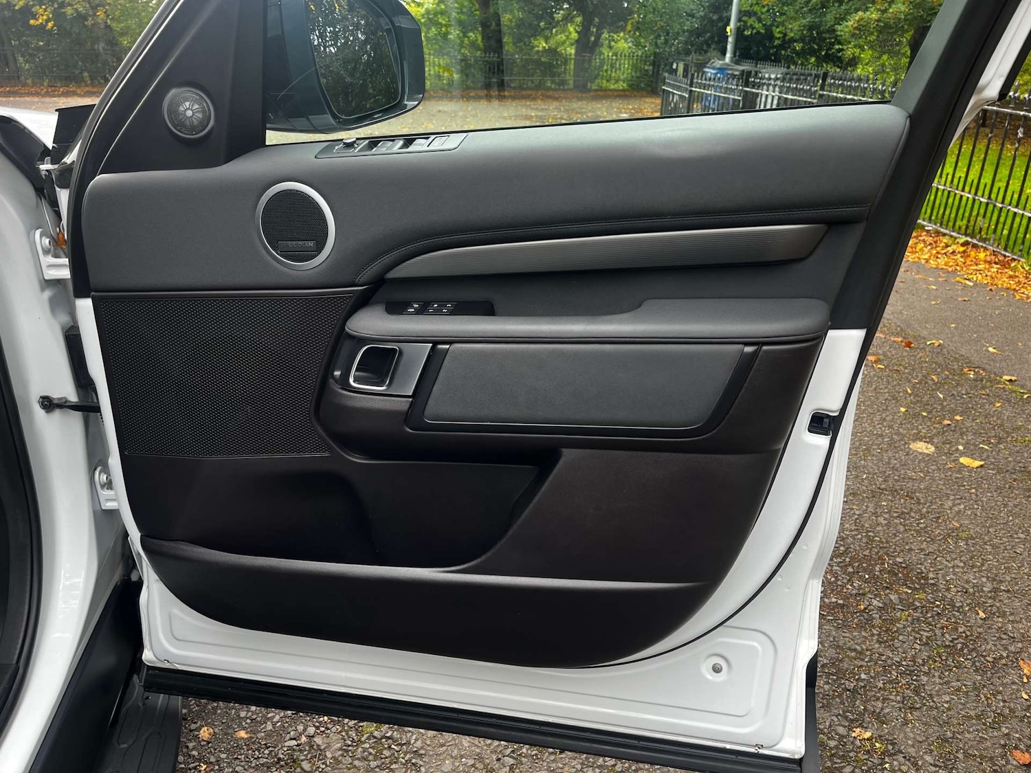 Used Land Rover Discovery 2019 for sale - 76462009: Photo 54