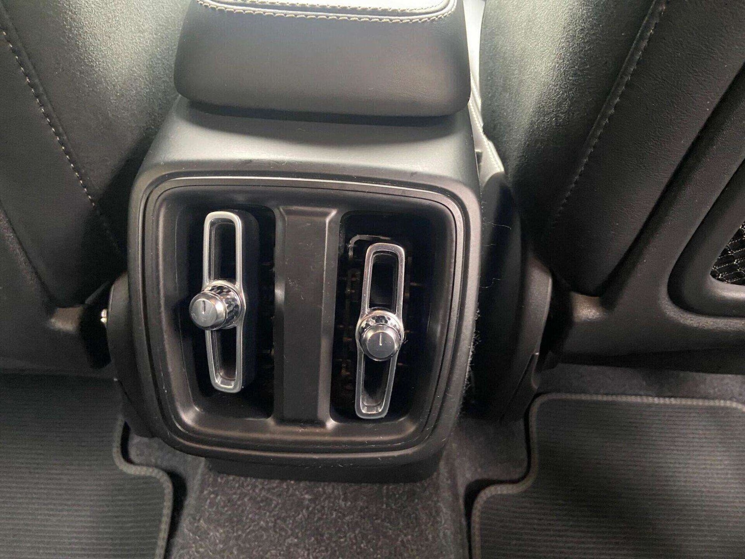 Used Volvo XC40 2020 for sale - 76462012: Photo 29