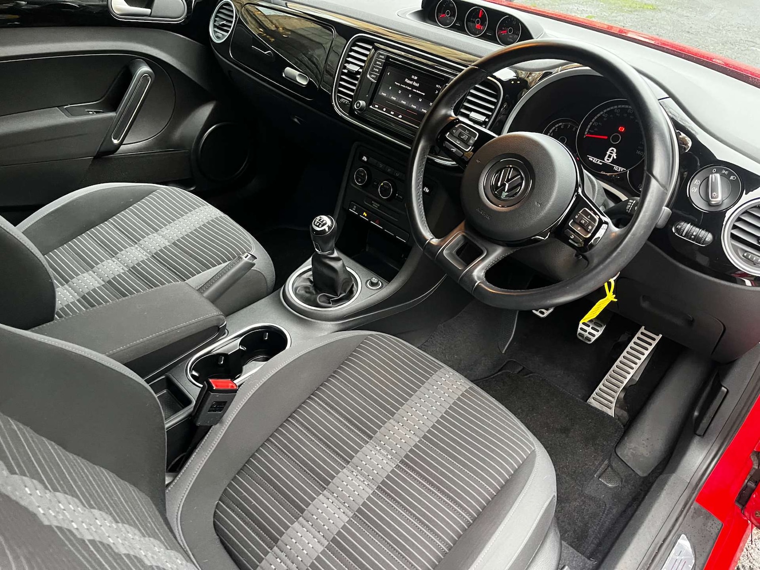 Used Volkswagen Beetle 2016 for sale - 77128576: Photo 12