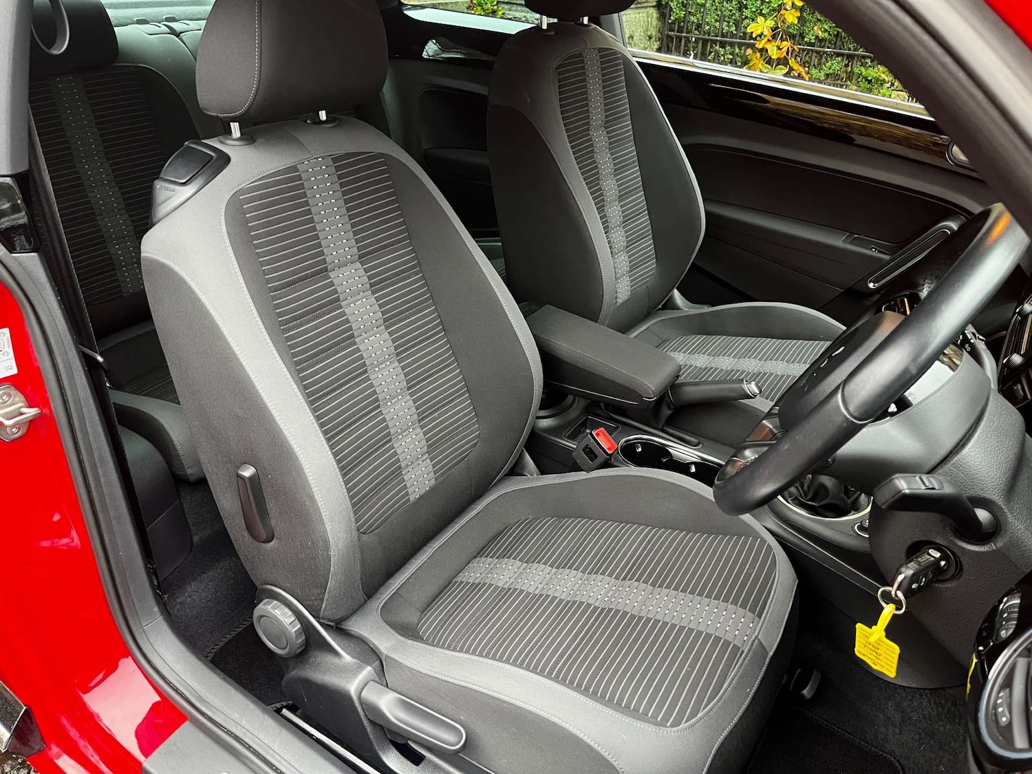 Used Volkswagen Beetle 2016 for sale - 76509327: Photo 9