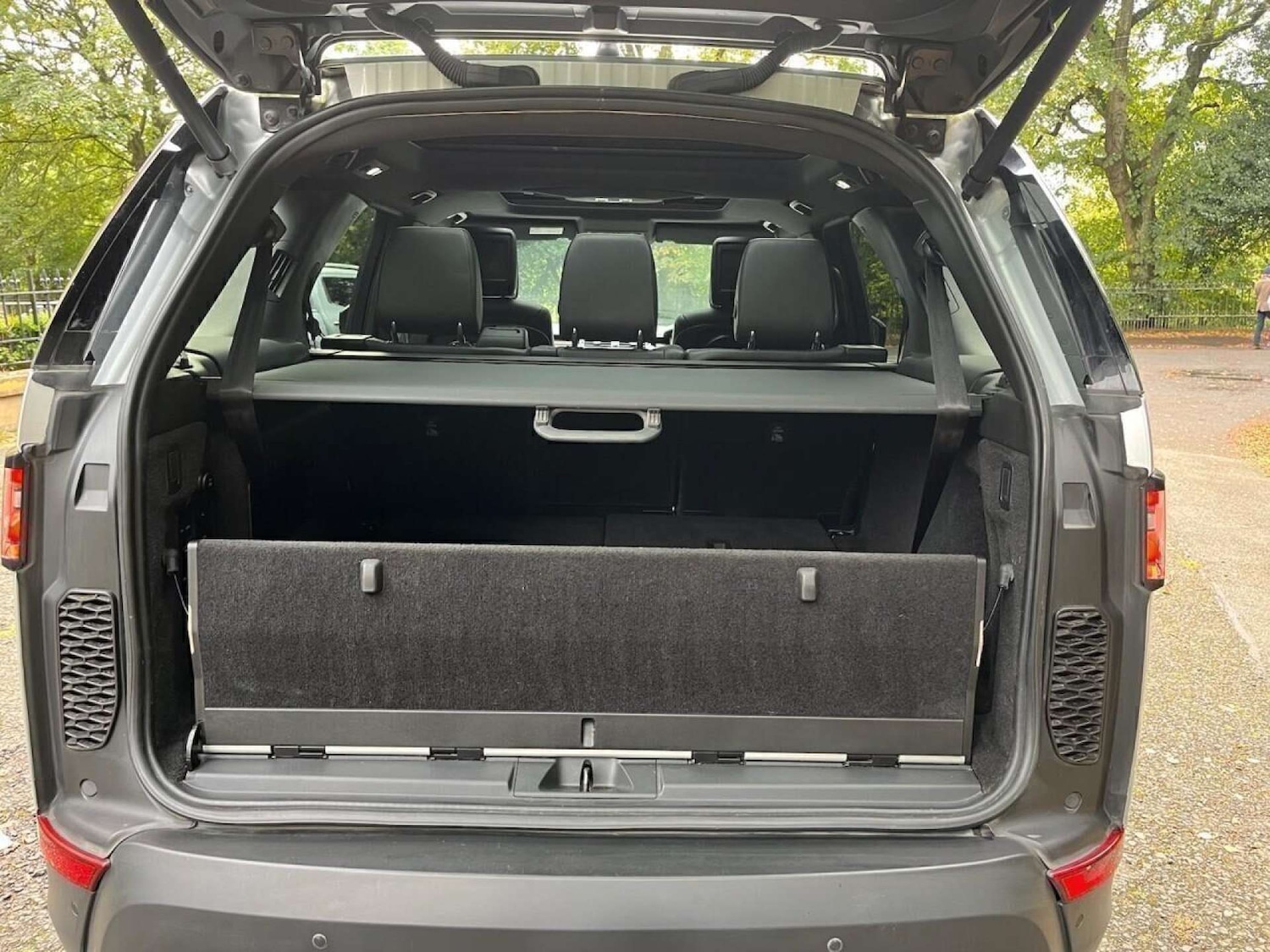 Used Land Rover Discovery 2017 for sale - 76462041: Photo 22