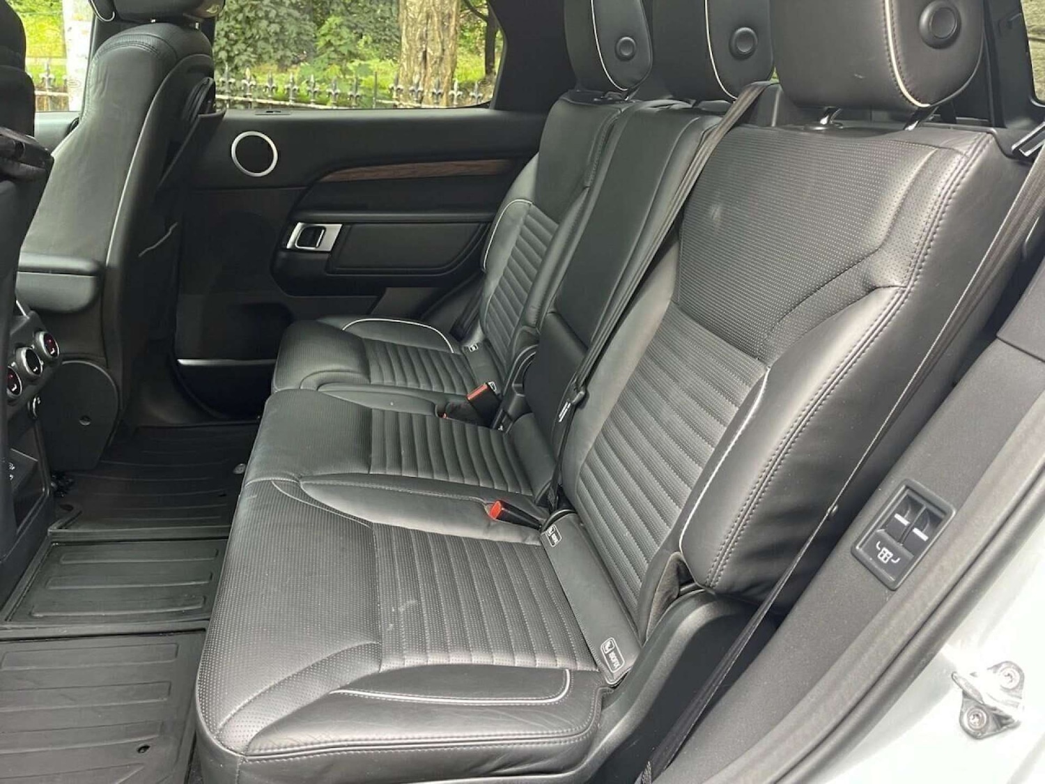 Used Land Rover Discovery 2017 for sale - 76462041: Photo 25