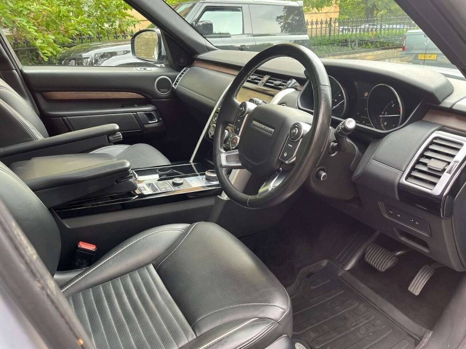 Used Land Rover Discovery 2017 for sale - 76462041: Photo 38