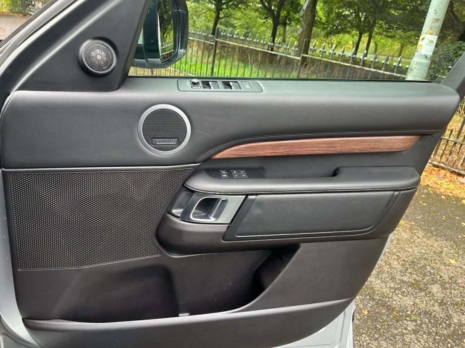 Used Land Rover Discovery 2017 for sale - 76462041: Photo 42