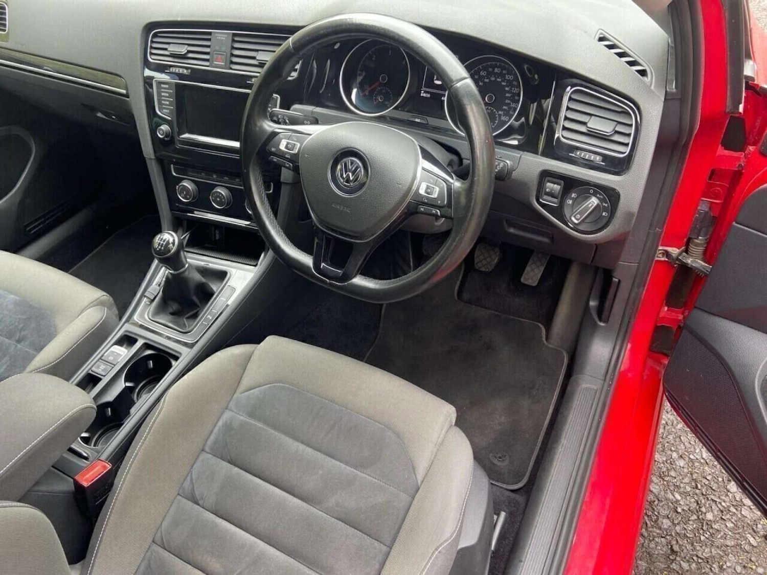 Used Volkswagen Golf 2014 for sale - 76462019: Photo 24