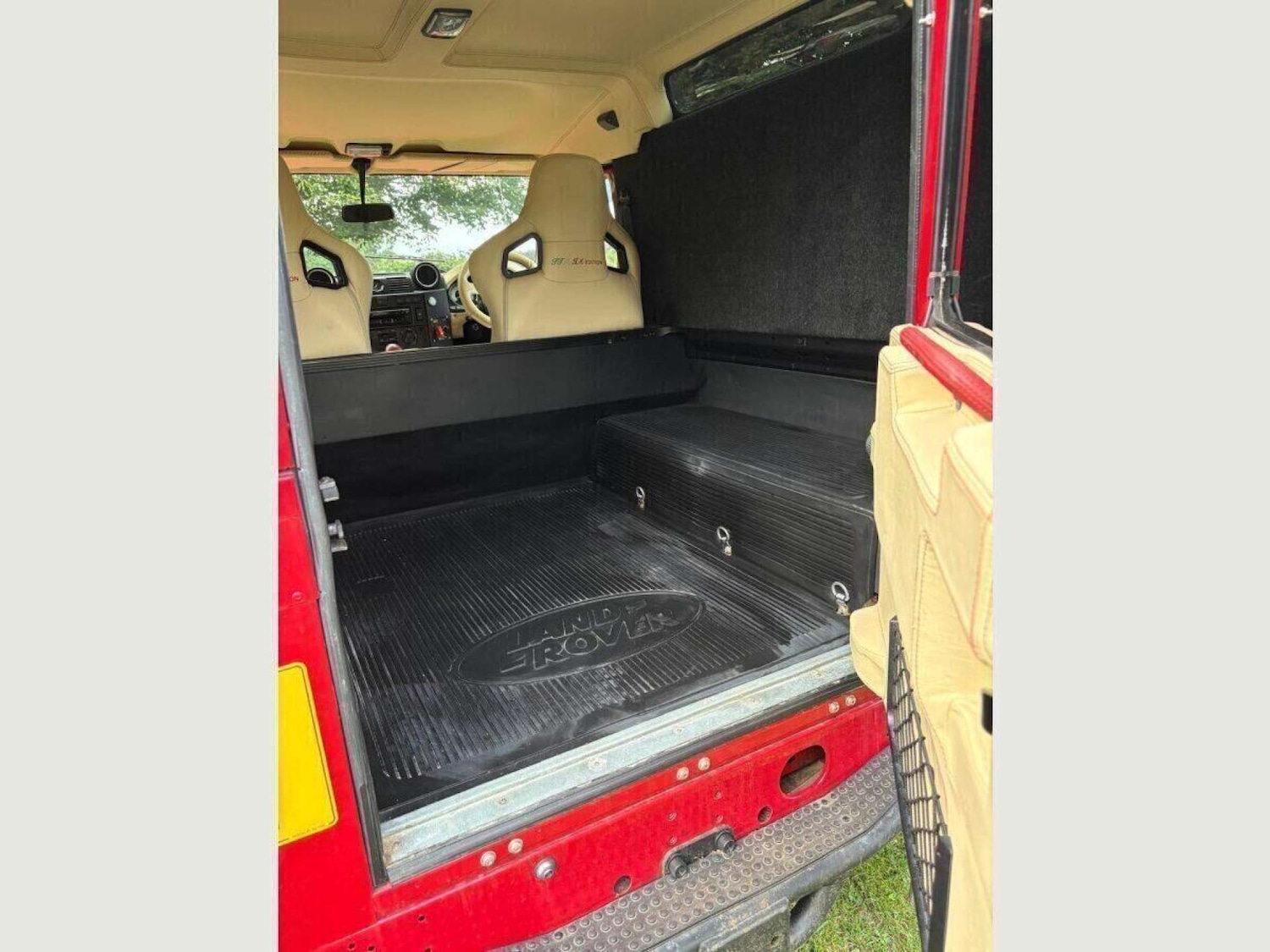 Used Land Rover Defender 2015 for sale - 76462010: Photo 16