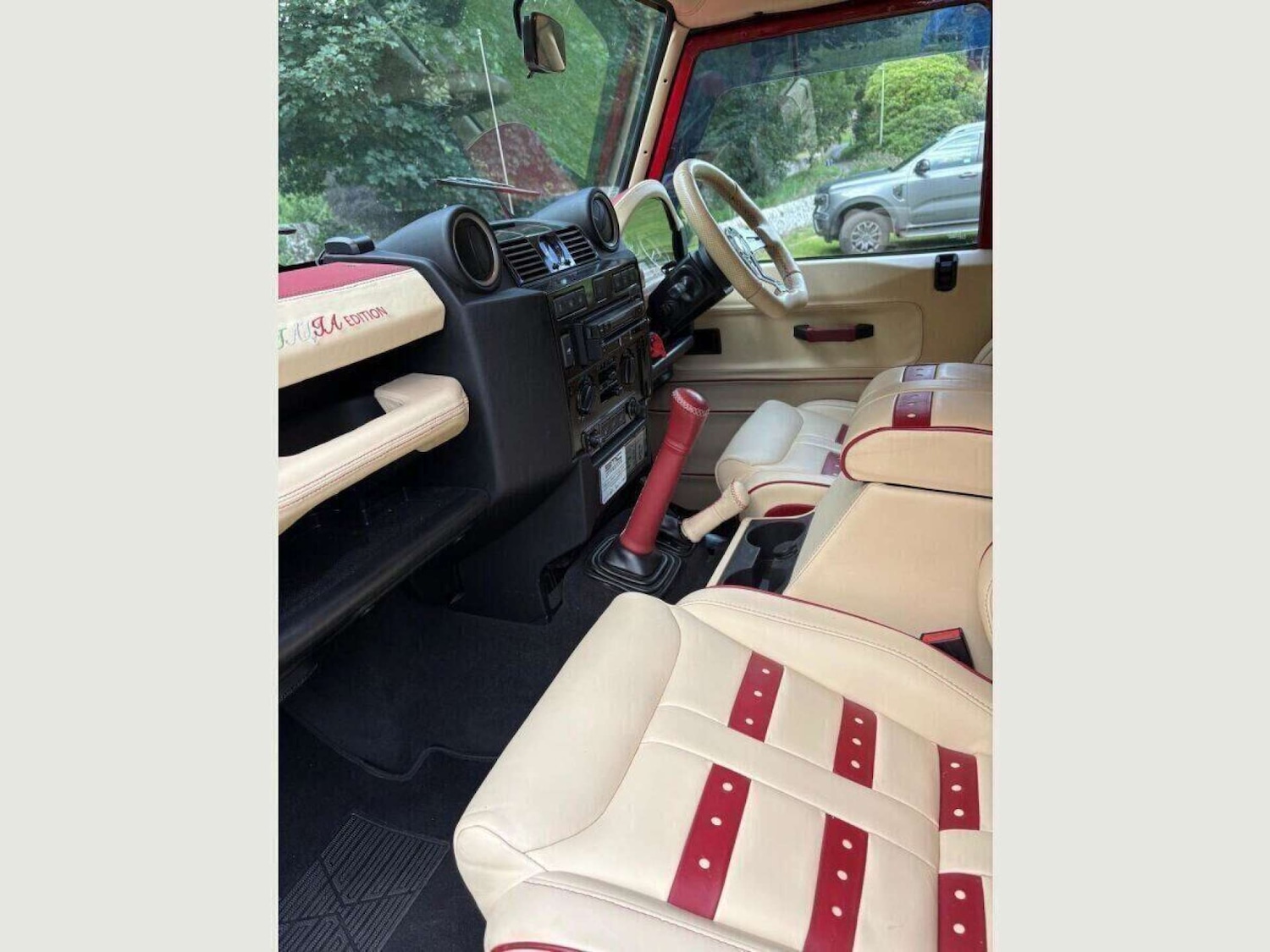 Used Land Rover Defender 2015 for sale - 76462010: Photo 18