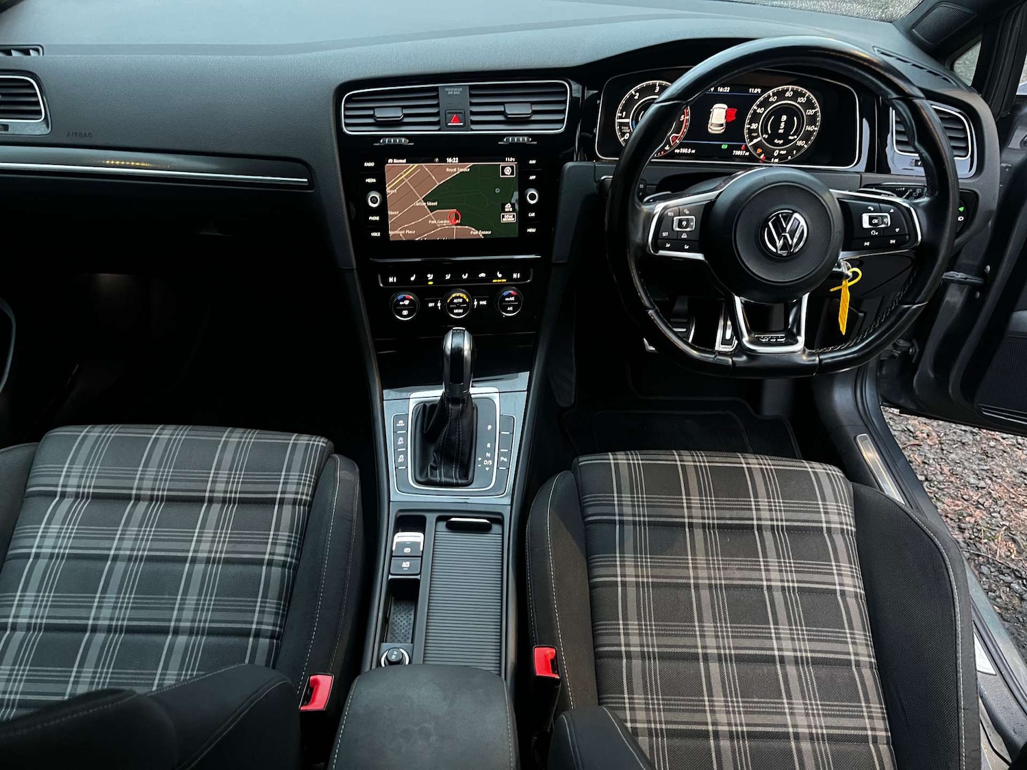 Used Volkswagen Golf 2018 for sale - 77128591: Photo 11