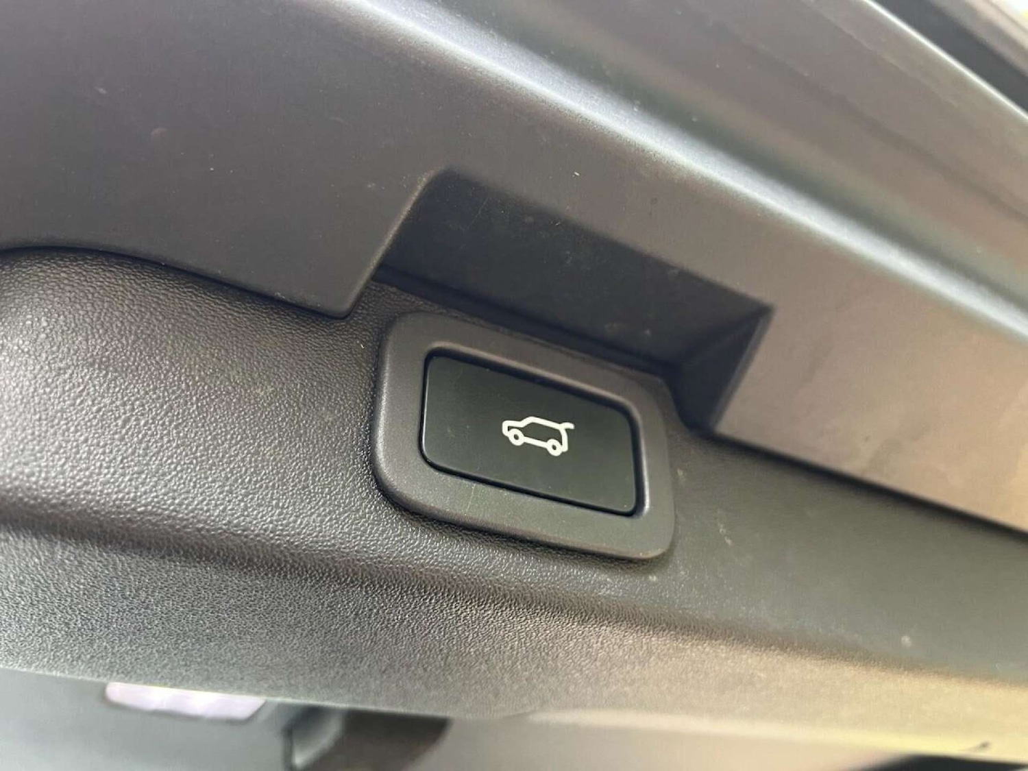 Used Land Rover Discovery 2017 for sale - 77128543: Photo 21