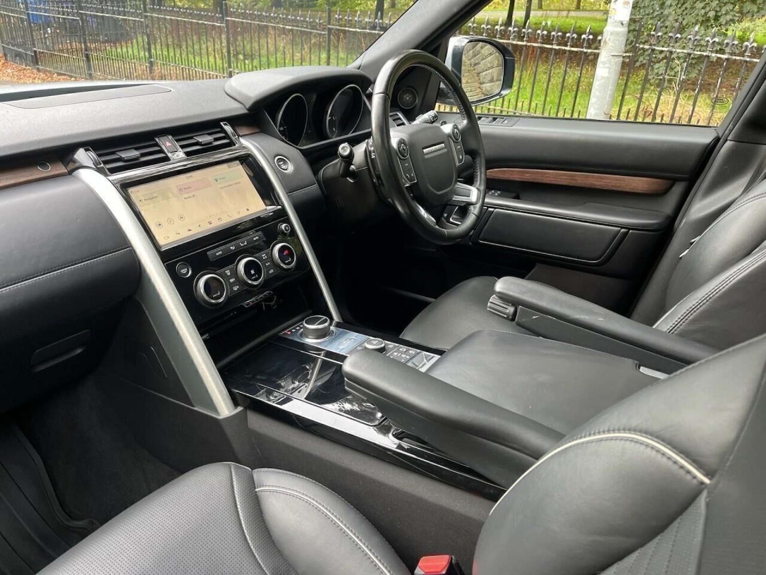 Used Land Rover Discovery 2017 for sale - 77128543: Photo 24