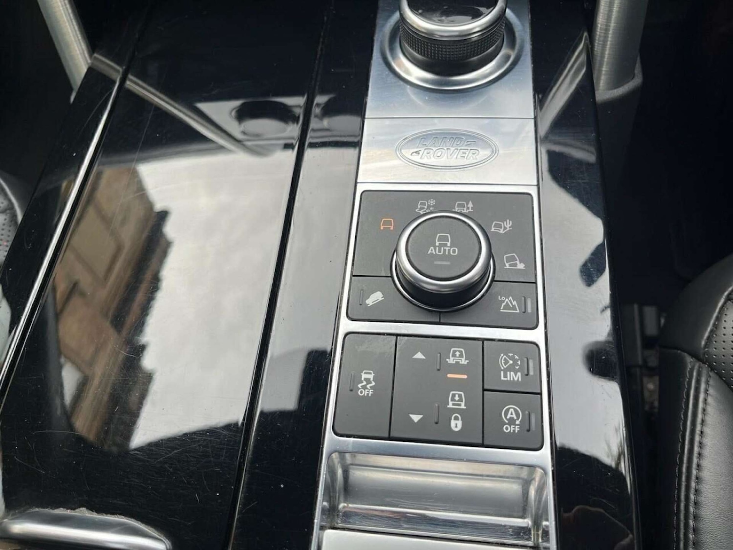 Used Land Rover Discovery 2017 for sale - 77128543: Photo 44