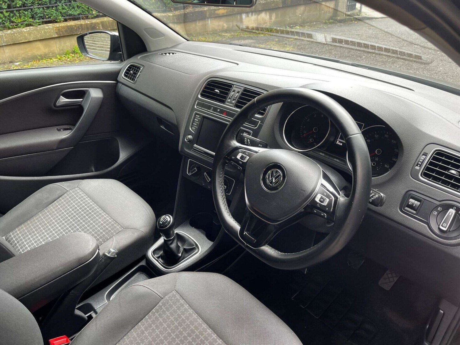 Used Volkswagen Polo 2016 for sale - 76462040: Photo 12