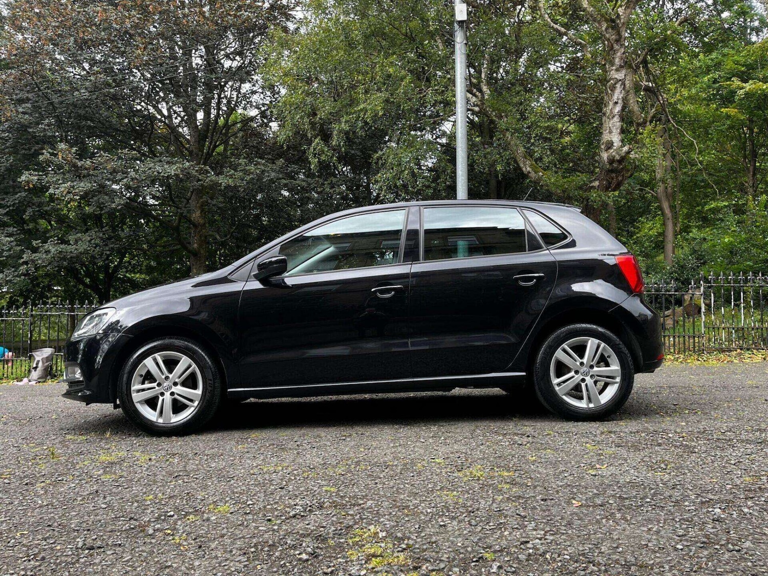 Used Volkswagen Polo 2016 for sale - 76462040: Photo 2