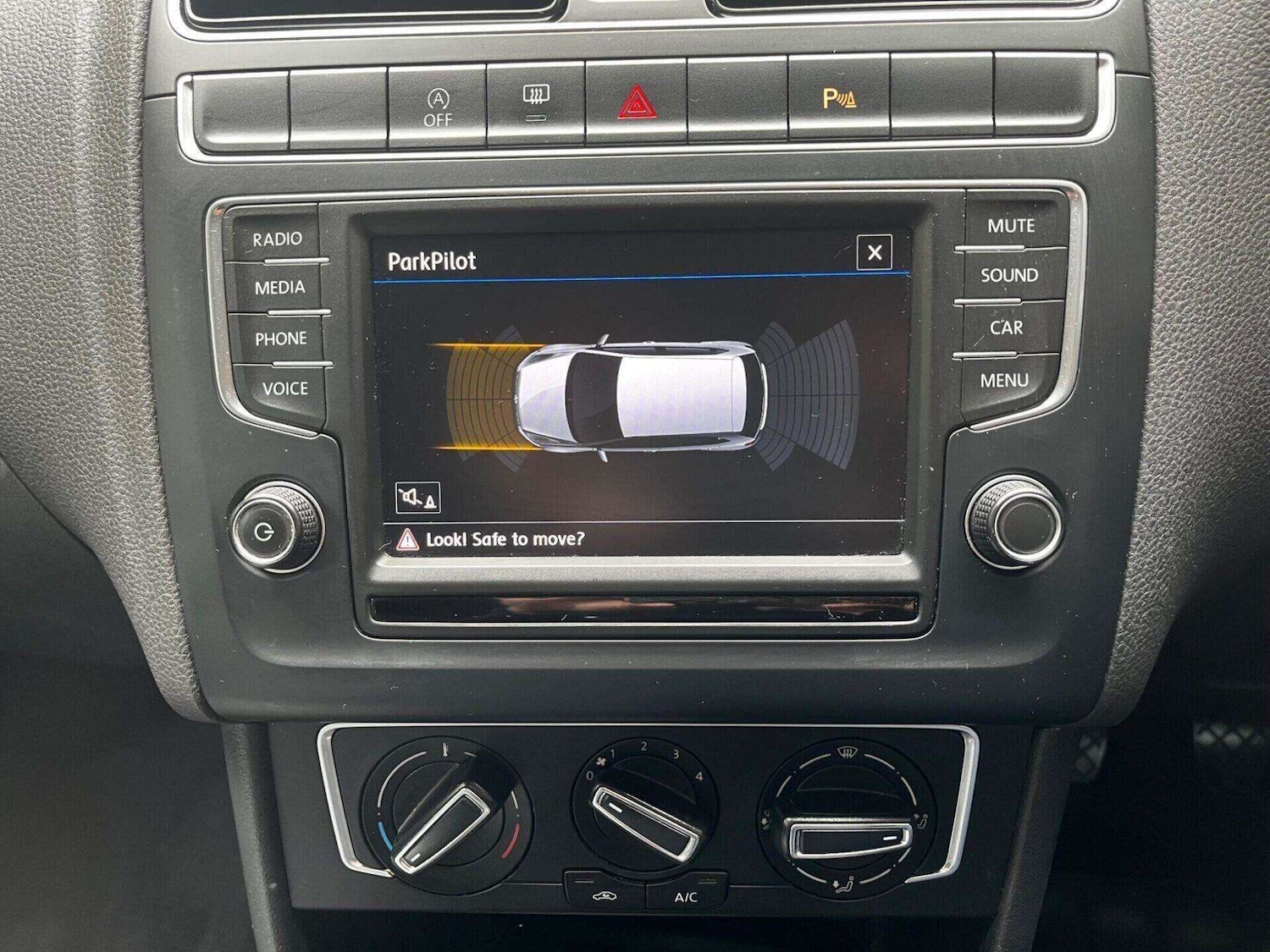 Used Volkswagen Polo 2016 for sale - 76462040: Photo 36