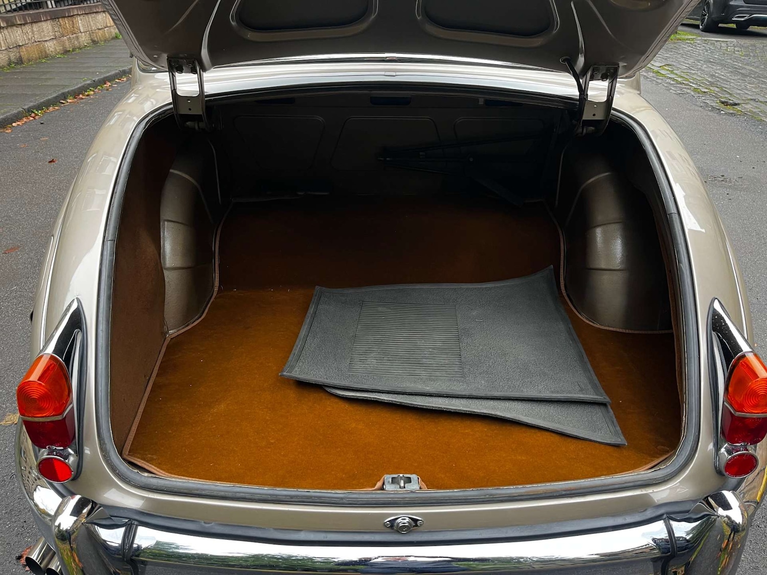 Used Jaguar Mark II 1964 for sale - 76462051: Photo 46