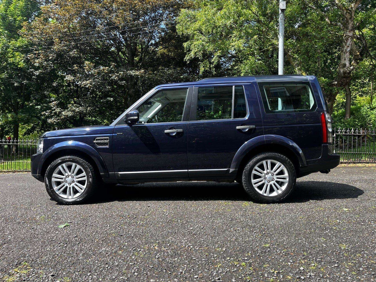 Used Land Rover Discovery 2016 for sale - 76462124: Photo 2