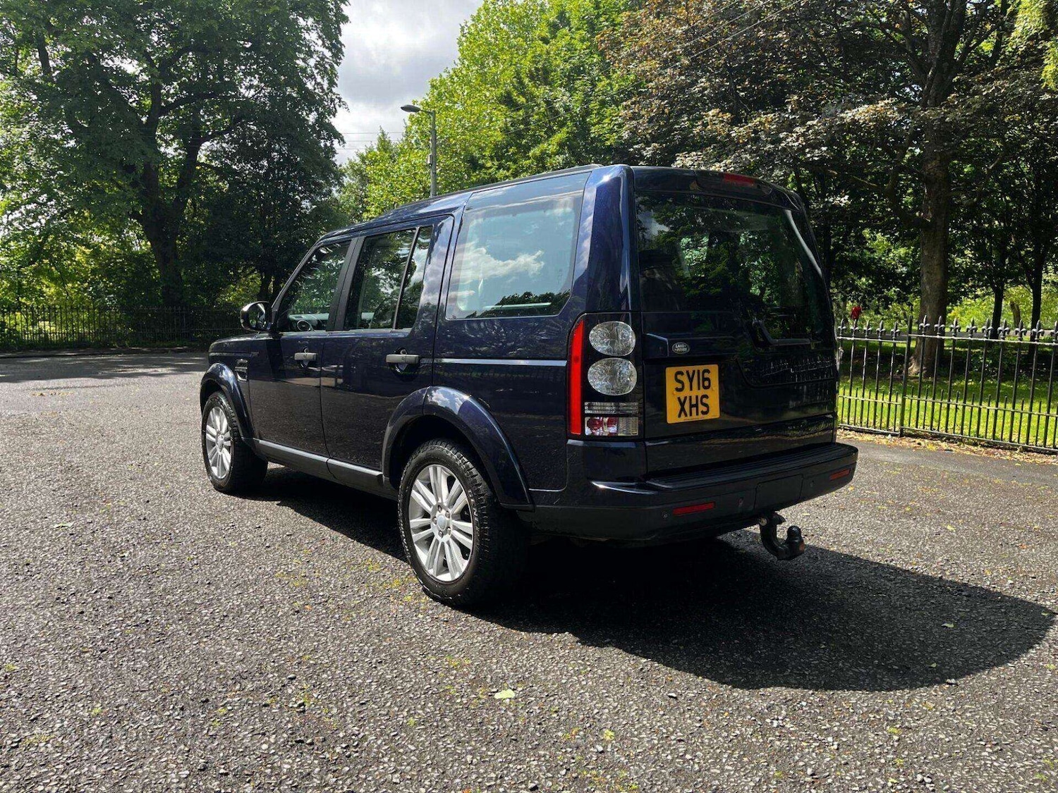 Used Land Rover Discovery 2016 for sale - 76462124: Photo 3