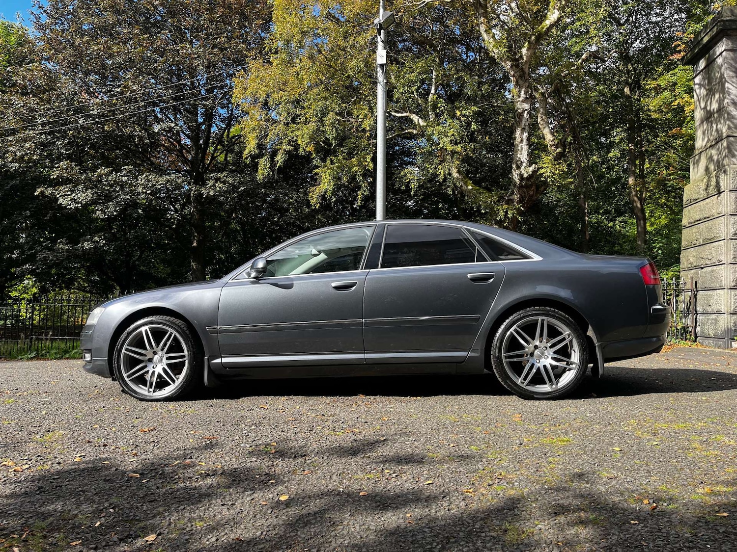 Used Audi A8 2010 for sale - 76462122: Photo 2