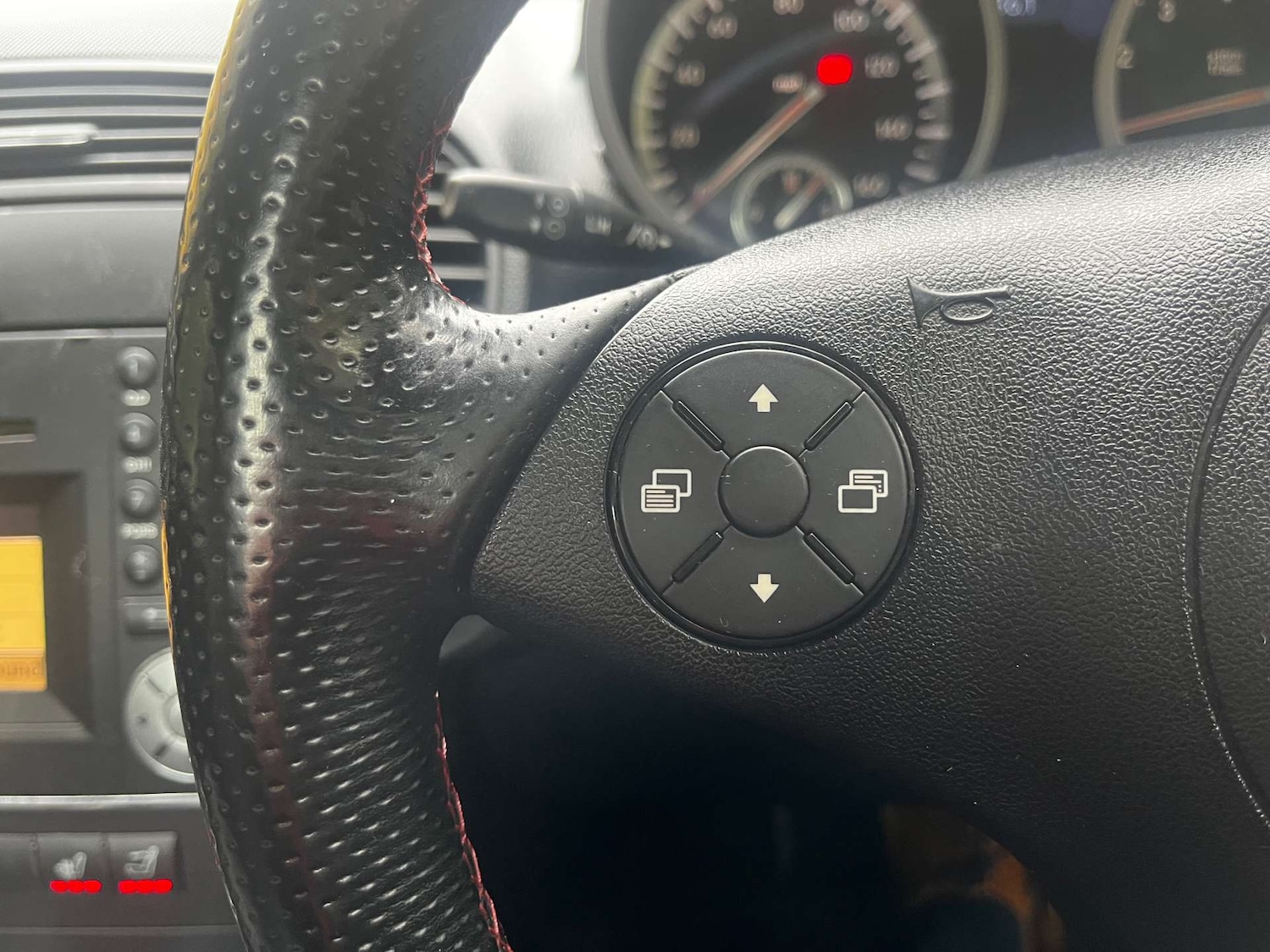 Used Mercedes-Benz SLK 2009 for sale - 76462021: Photo 41