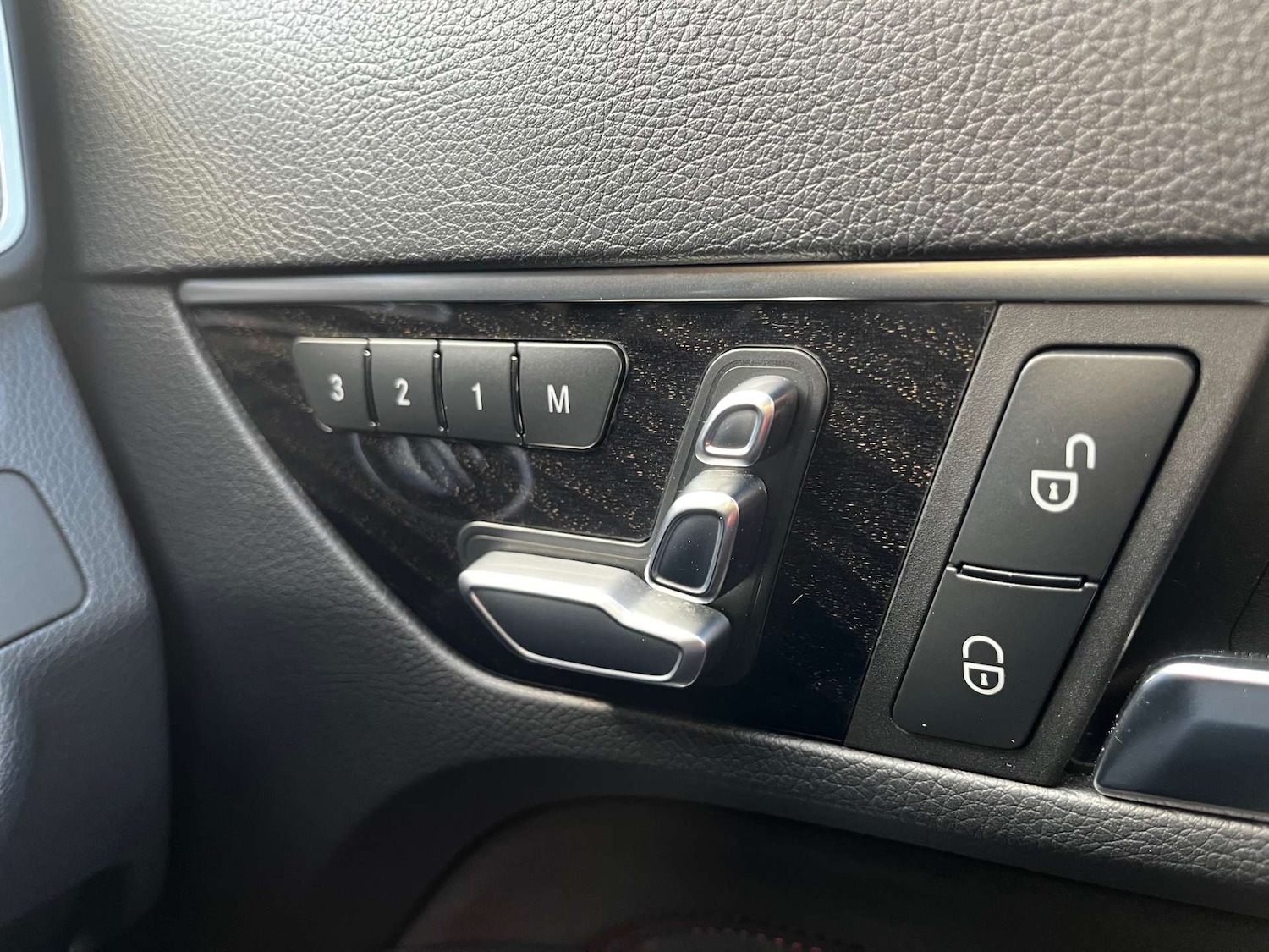 Used Mercedes-Benz E Class 2015 for sale - 77128585: Photo 15