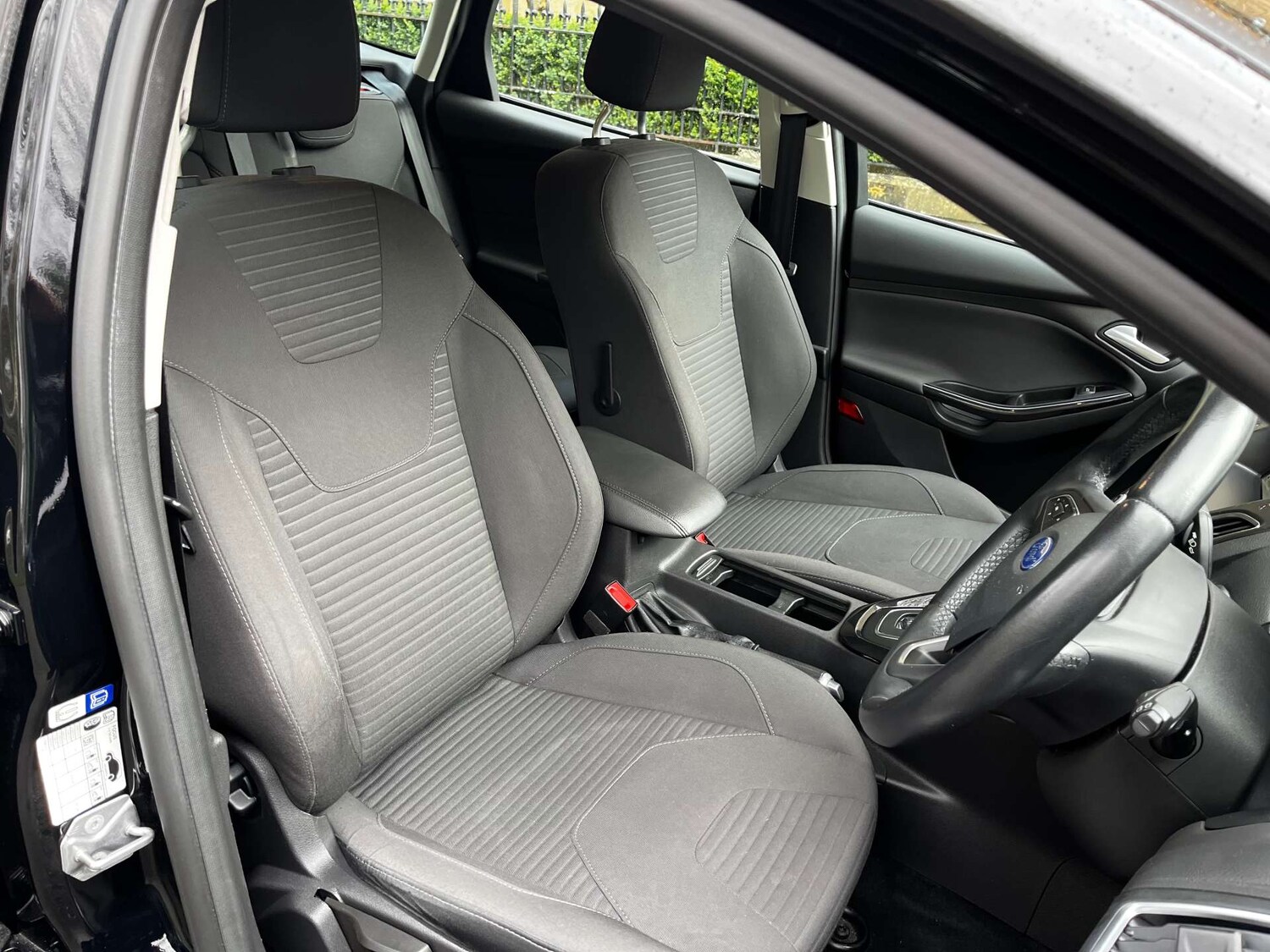 Used Ford Focus 2017 for sale - 78068132: Photo 13