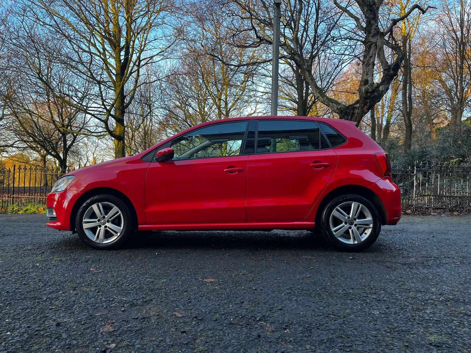 Used Volkswagen Polo 2017 for sale - 76625864: Photo 2