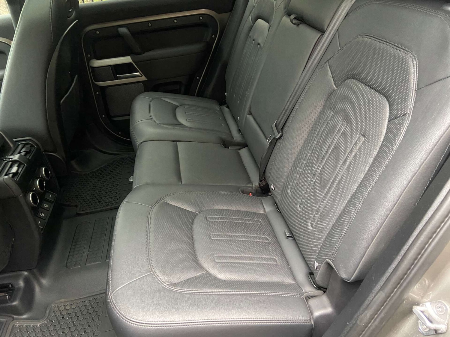 Used Land Rover Defender 2022 for sale - 77198015: Photo 11