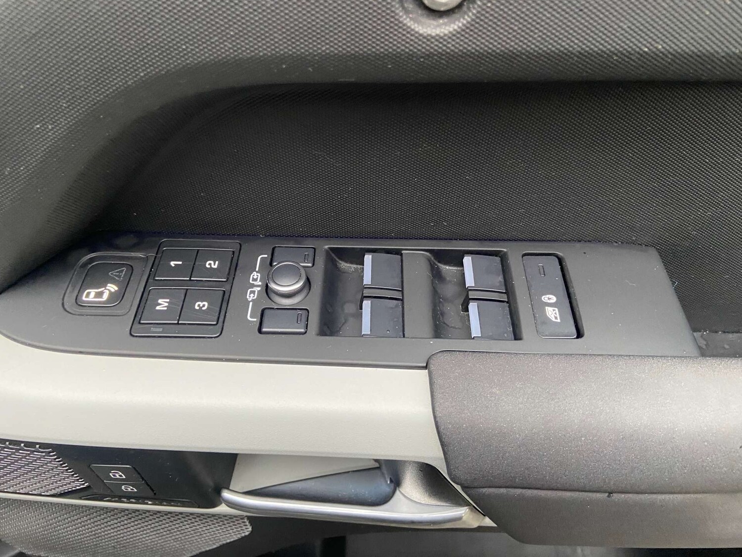 Used Land Rover Defender 2022 for sale - 77198015: Photo 33