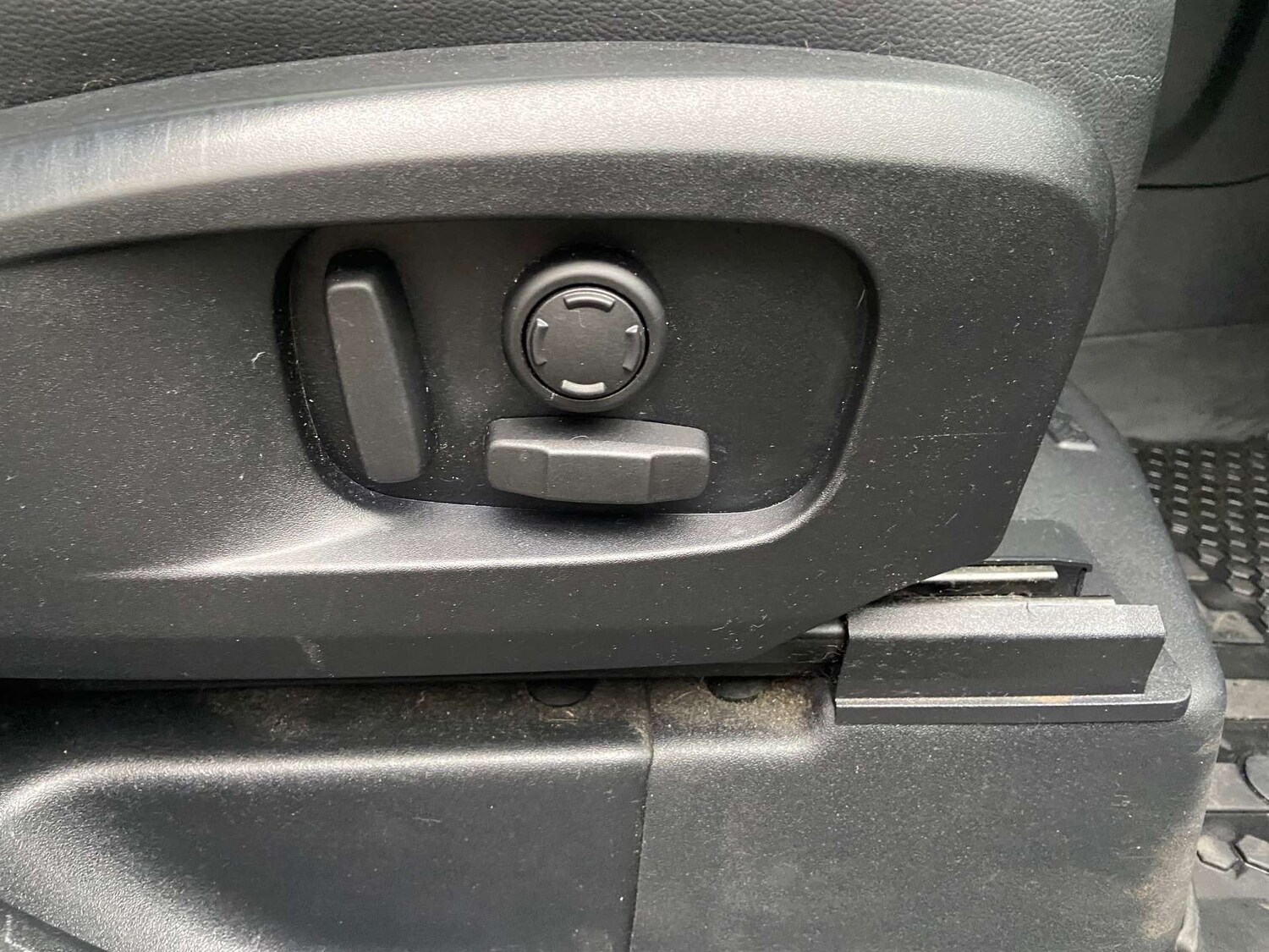 Used Land Rover Defender 2022 for sale - 77198015: Photo 34