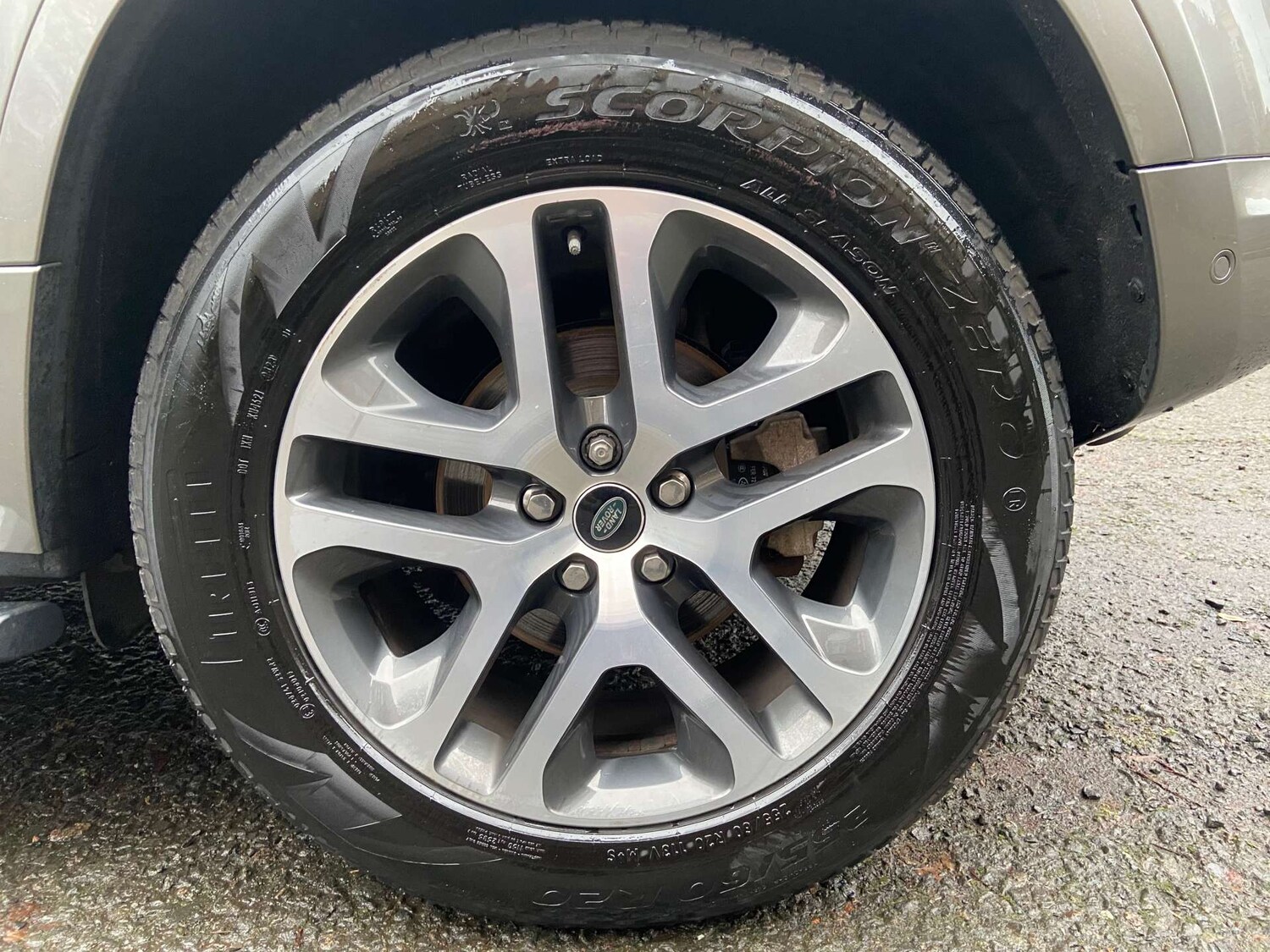 Used Land Rover Defender 2022 for sale - 77198015: Photo 8