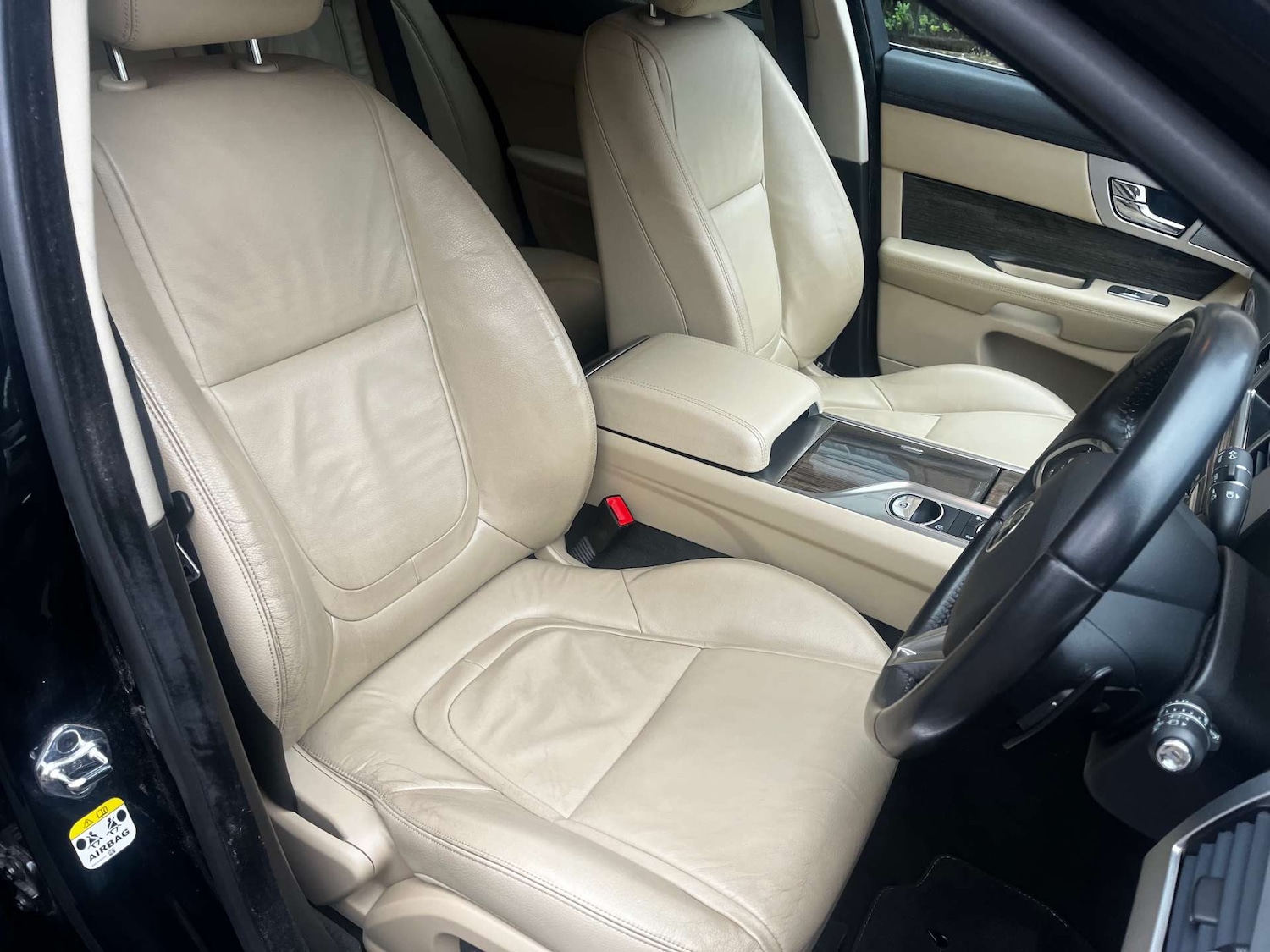 Used Jaguar XF 2015 for sale - 77128597: Photo 8