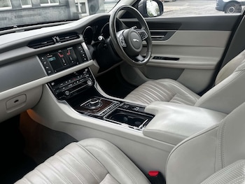 Used Jaguar XF 2016 for sale - 79090479: Photo