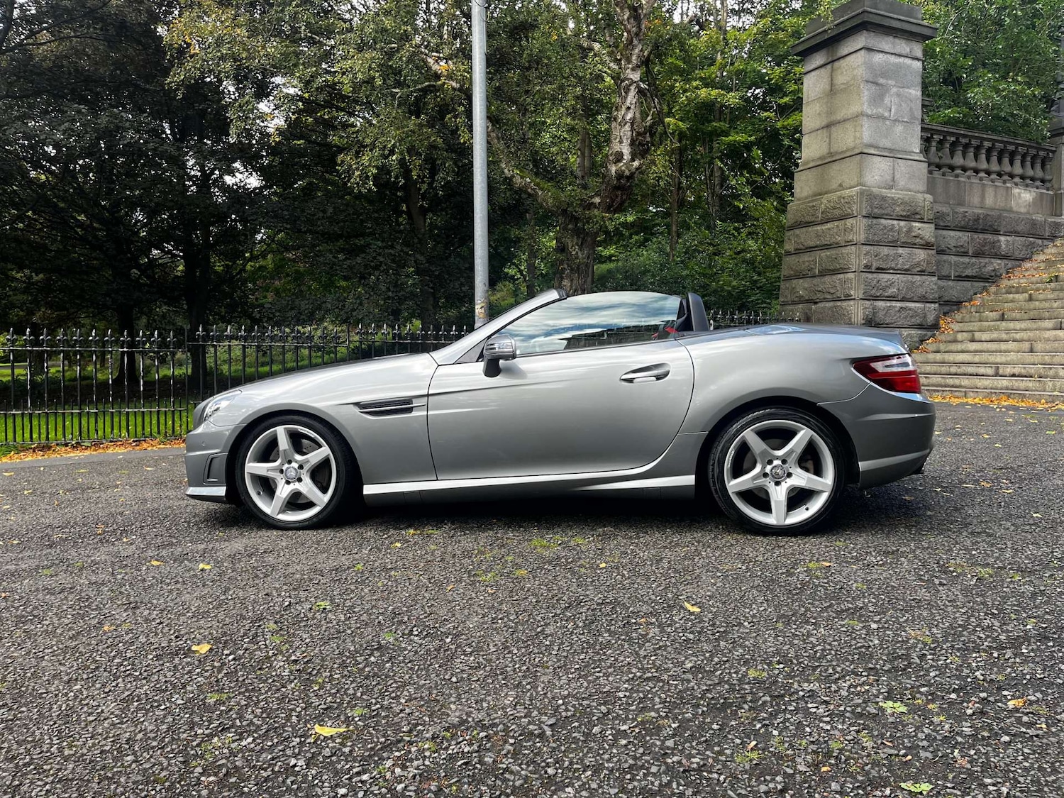 Used Mercedes-Benz SLK 2012 for sale - 76462030: Photo 3