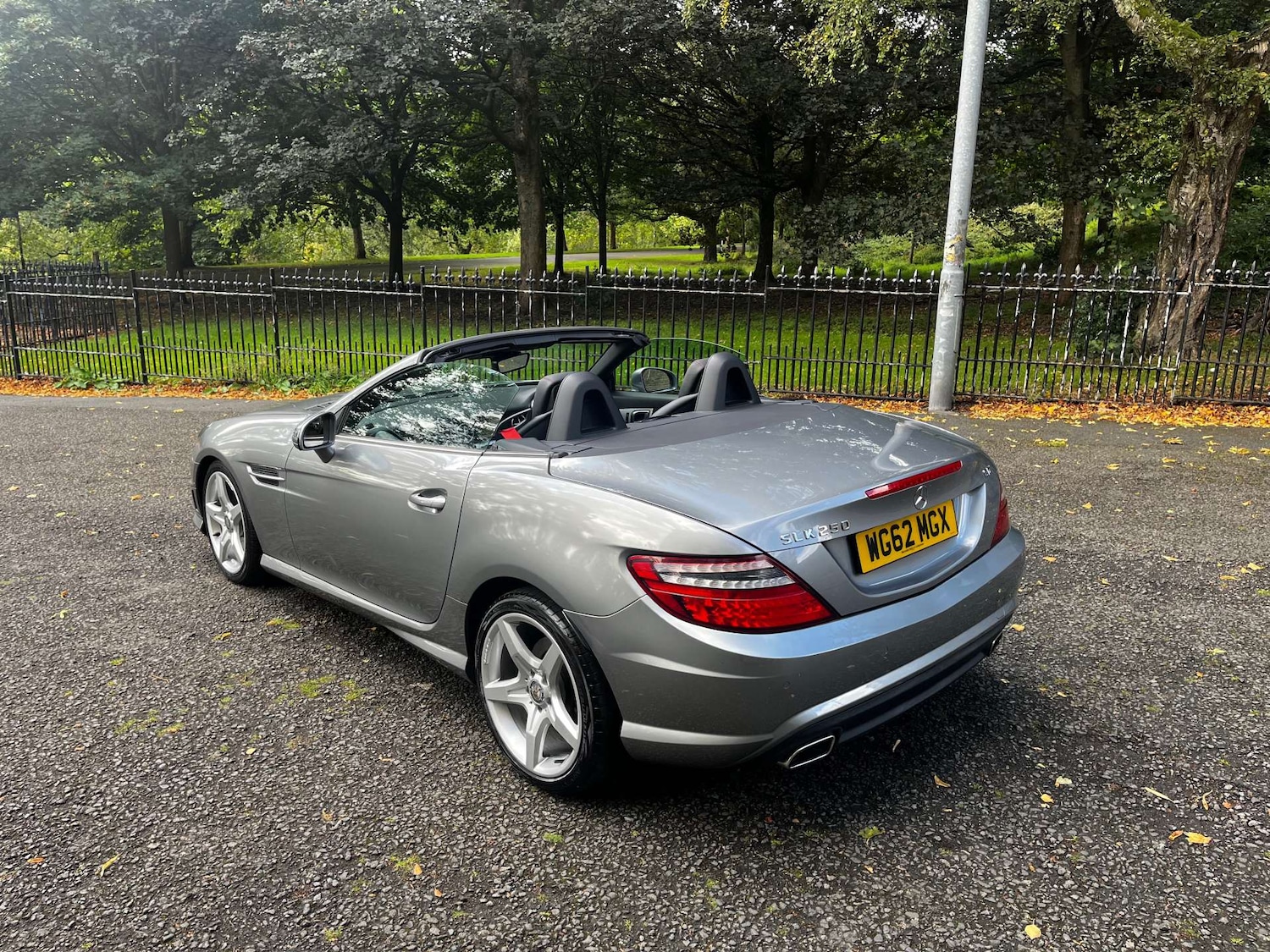 Used Mercedes-Benz SLK 2012 for sale - 76462030: Photo 4