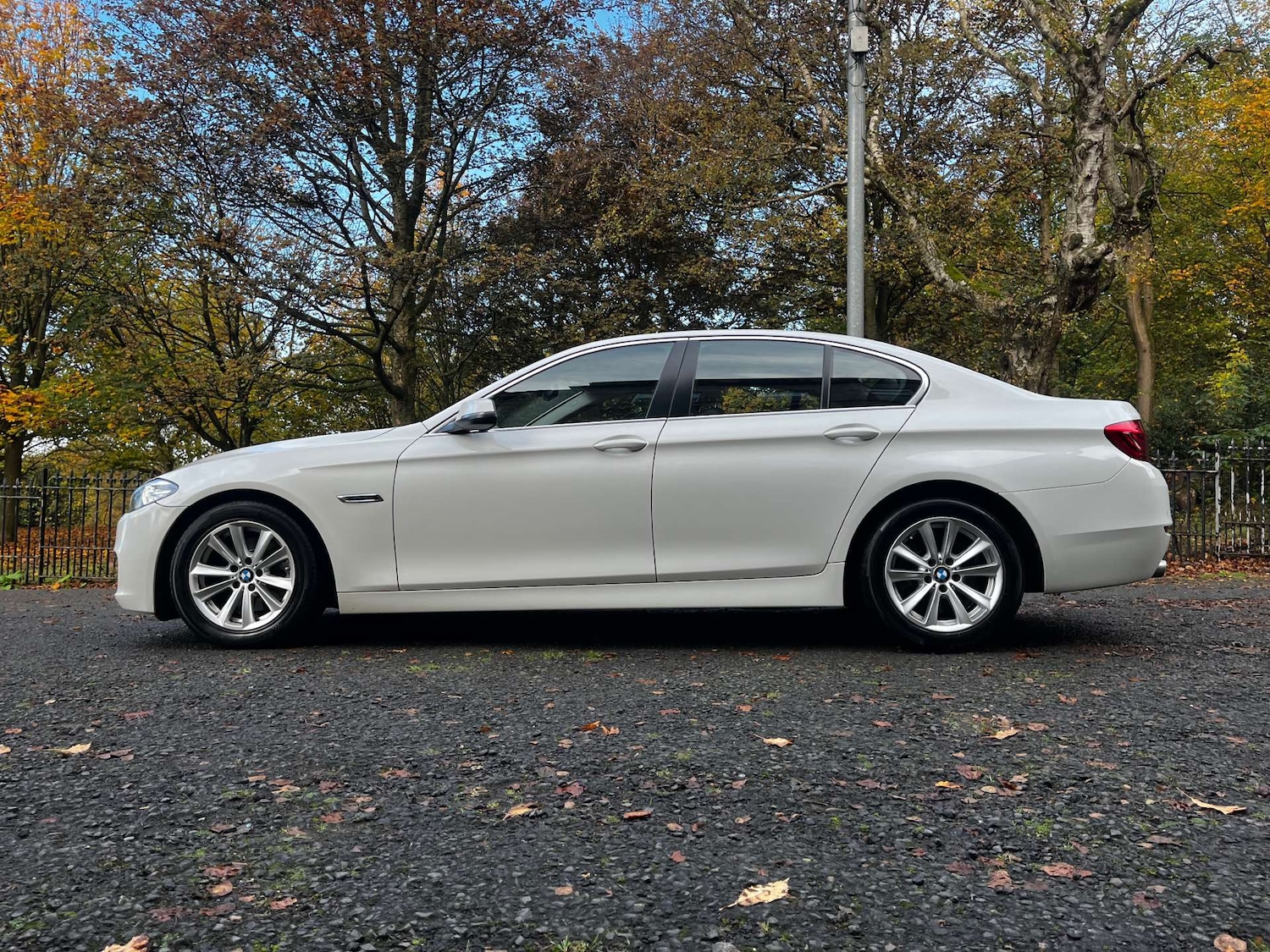 Used BMW 5 Series 2014 for sale - 76462044: Photo 2