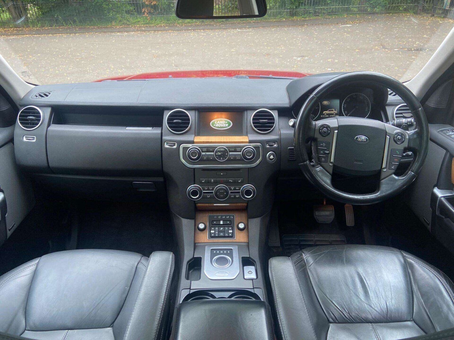 Used Land Rover Discovery 2015 for sale - 76462079: Photo 10