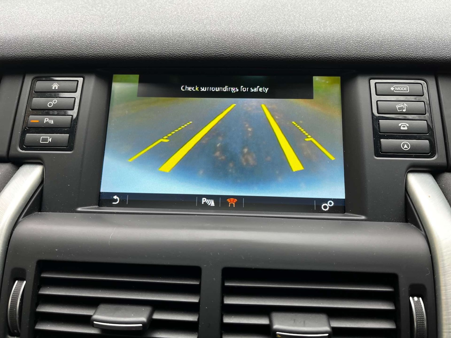 Used Land Rover Discovery Sport 2015 for sale - 76462062: Photo 11