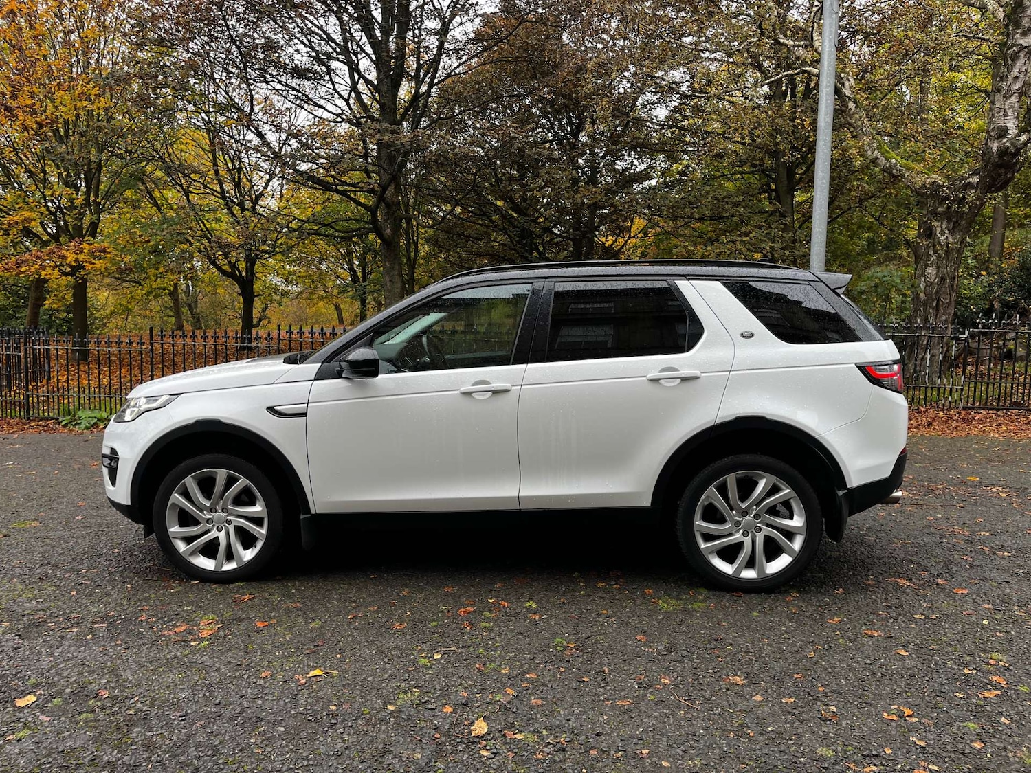 Used Land Rover Discovery Sport 2015 for sale - 76462062: Photo 2