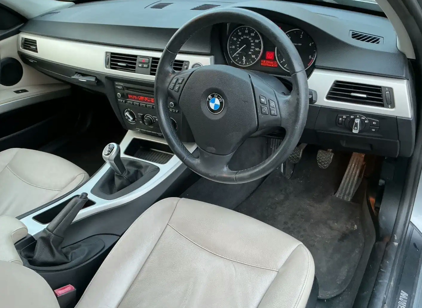 Used BMW 3 Series 2011 for sale - 77804910: Photo 2
