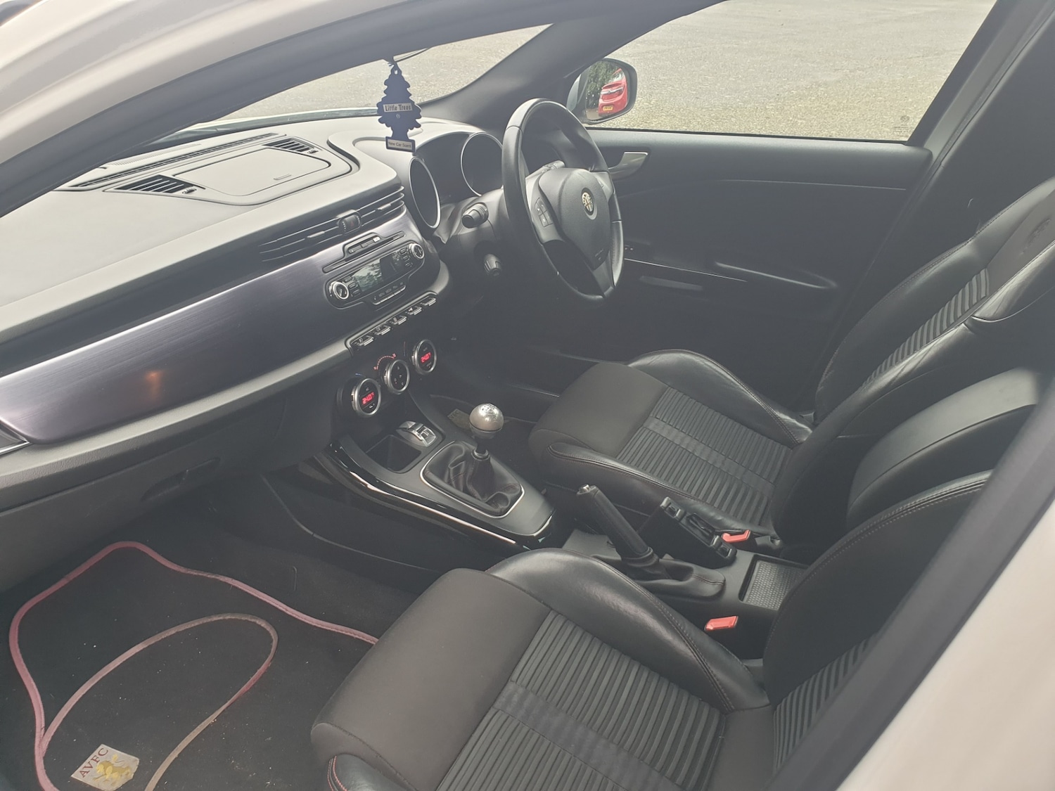 Used Alfa Romeo Giulietta 2012 for sale - 77779797: Photo 11