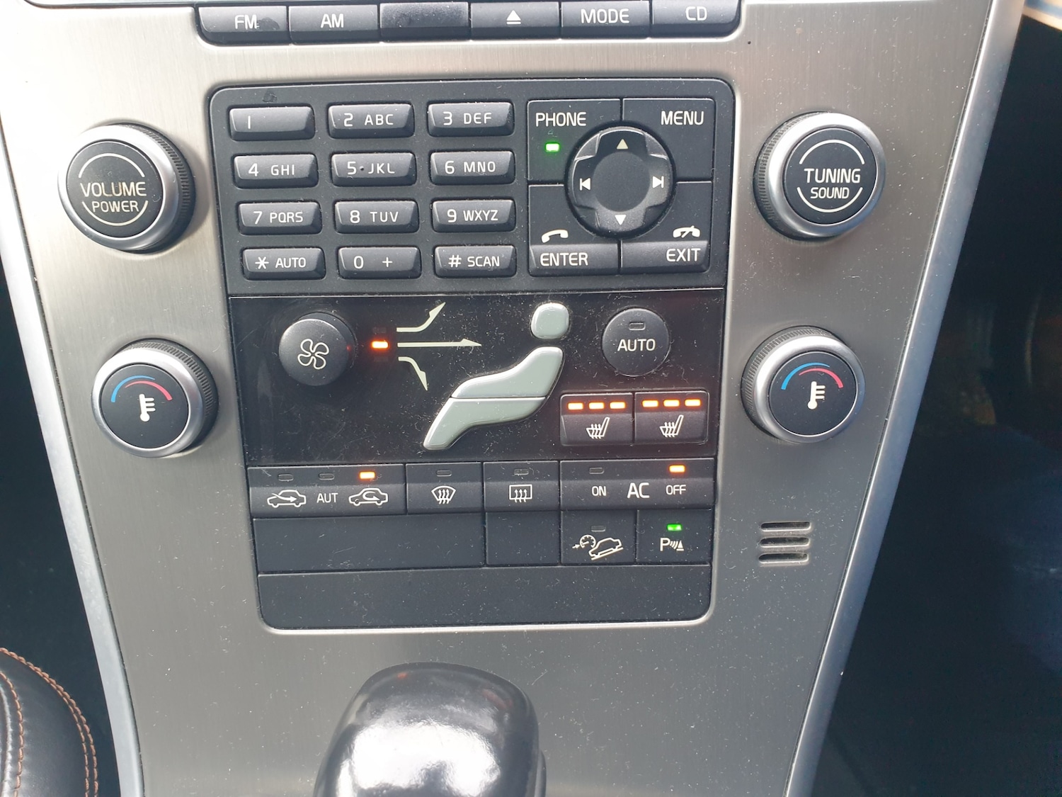 Used Volvo XC60 2010 for sale - 78045337: Photo 14