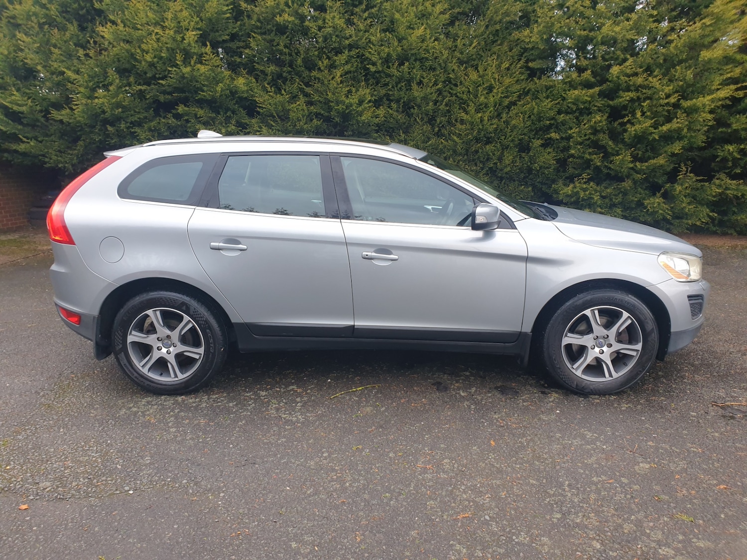 Used Volvo XC60 2010 for sale - 78045337: Photo 6