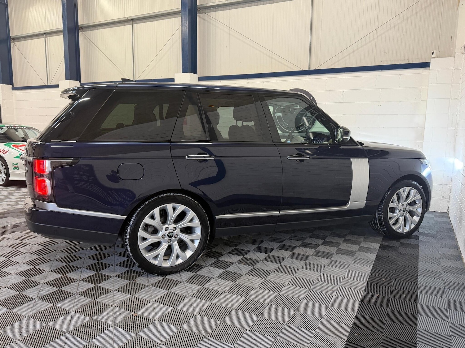Used Land Rover Range Rover 2018 for sale - 77125230: Photo 8